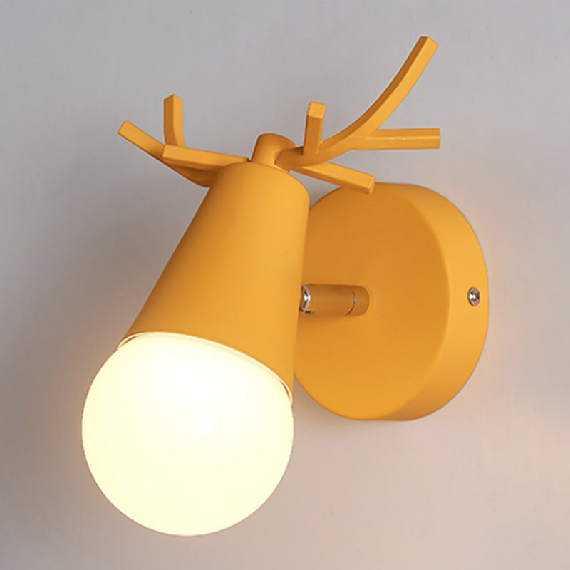 Unique Shape Wall Lighting Modern Style Metal 1 Light Sconce Lamp for Bedroom