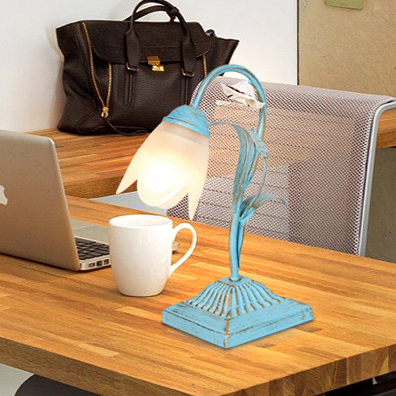 Pastoral Floral Nightstand Light 1-Bulb Metal Night Table Lighting in Blue/Pink for Study Room