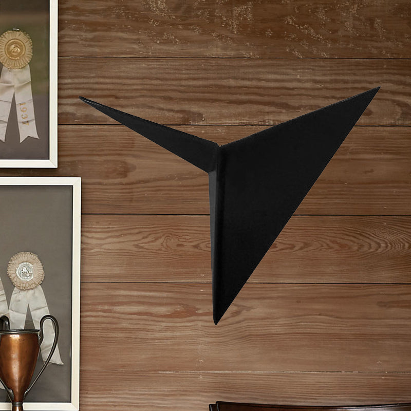 Driehoek plaat wandlamp eigentijds acryl zwart/witte LED -wand sconce licht in warm/wit licht