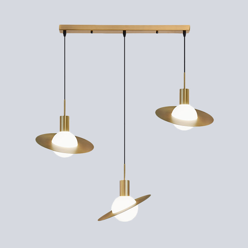 Global Milky Glass Cluster Pendant Light Moderniste 3 Heads Heads Brass Hanging Lampe avec panneau de panneau Détail