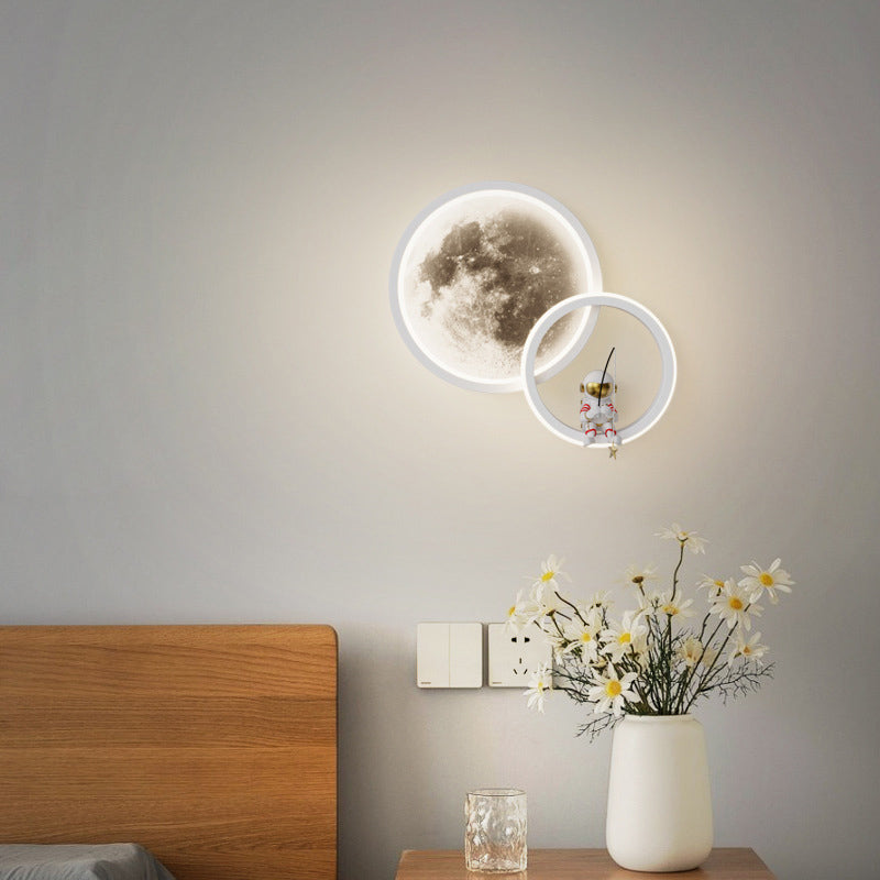 Modern Style Wall Light Fixture Creative Astronaut Wall Light Sconce for Bedroom
