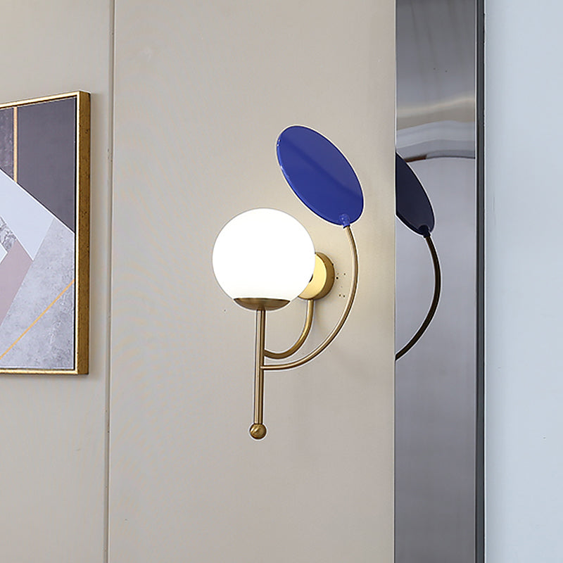 Éclairage mural rond noir Contemporain 1 Appiculture de verre givré blanc clair avec déco miroir pour le chevet