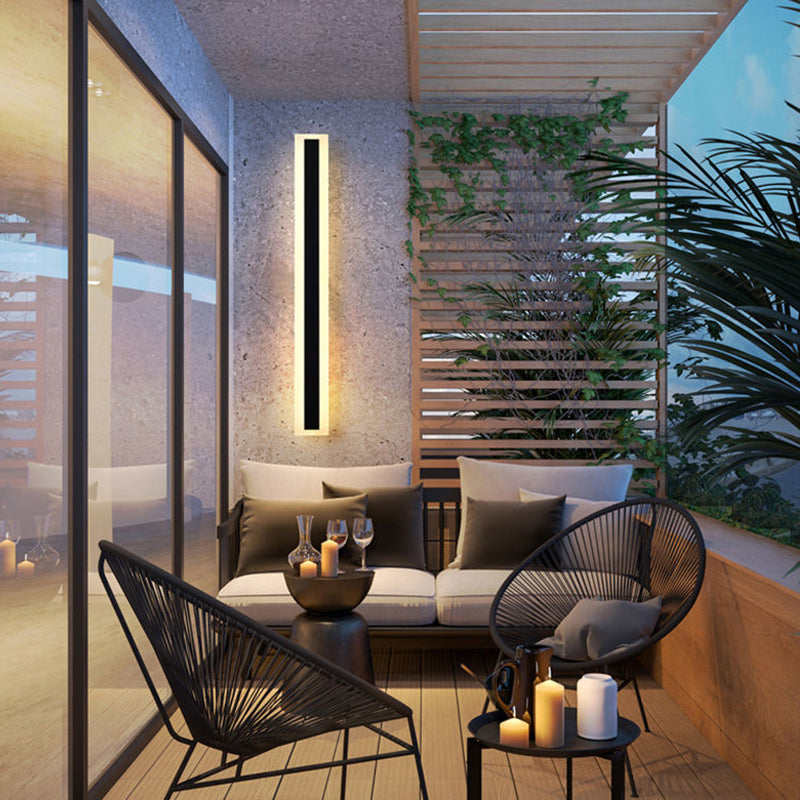 Metal Linear Shape Wall Light Modern 1 Light Wall Mount Fixture in Black