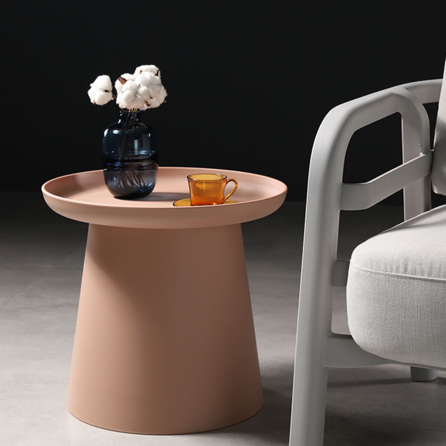 Scandinavian Round Tray Top Side End Table Plastic Pedestal End Table