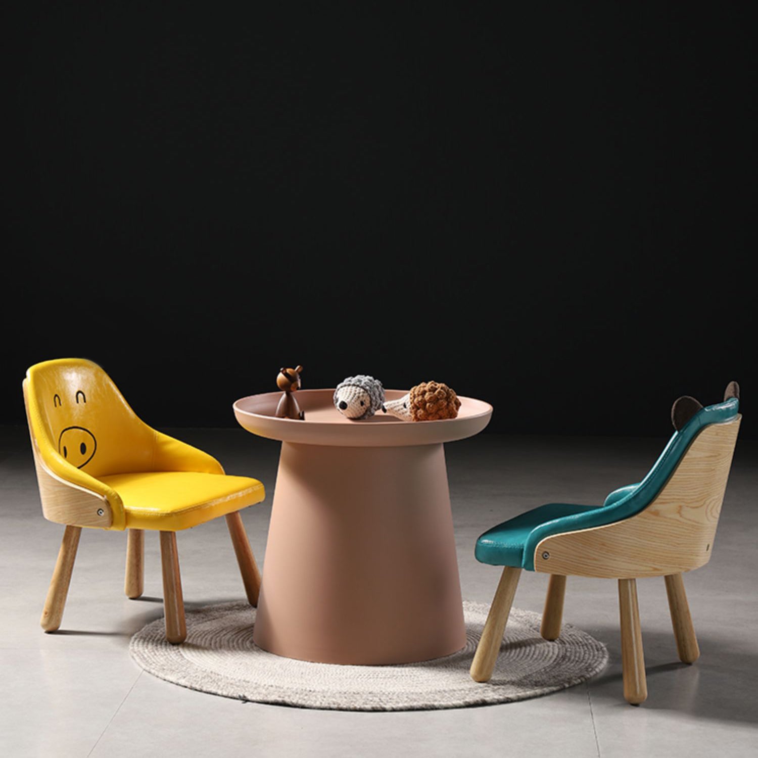 Scandinavian Round Tray Top Side End Table Plastic Pedestal End Table