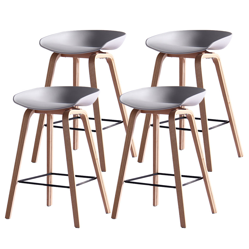 Contemporary Bar Stool Plastic Counter Bar Stool with Wooden Legs