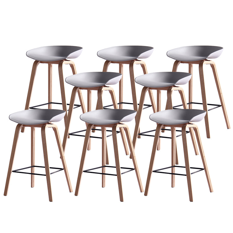Contemporary Bar Stool Plastic Counter Bar Stool with Wooden Legs