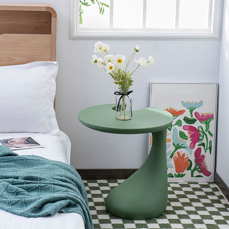 Plastic Nightstand Or End Table, Modern 21.26-Inch Tall Nightstand