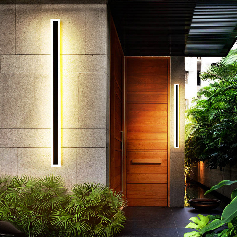 Metal Linear Shape Wall Light Modern 1 Light Wall Mounted Fixture in Black
