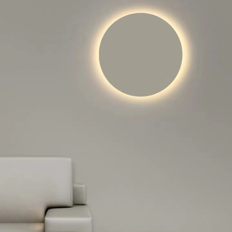Round Shape Metal Wall Light Modern Style 1 Light Wall Mounted Lamp in White