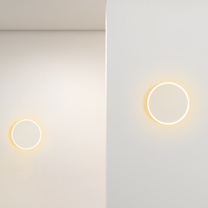 Round Shape Metal Wall Light Modern Style 1 Light Wall Mounted Lamp in White