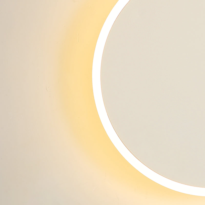 Round Shape Metal Wall Light Modern Style 1 Light Wall Mounted Lamp in White