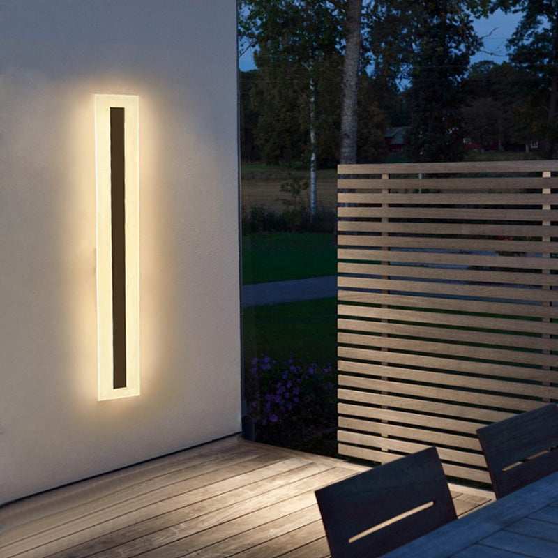 Linear Shape Metal Wall Light Modern Style 1 Light Wall Lighting Fixtures in Black