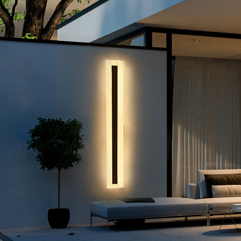 Linear Shape Metal Wall Light Modern Style 1 Light Wall Lighting Fixtures in Black