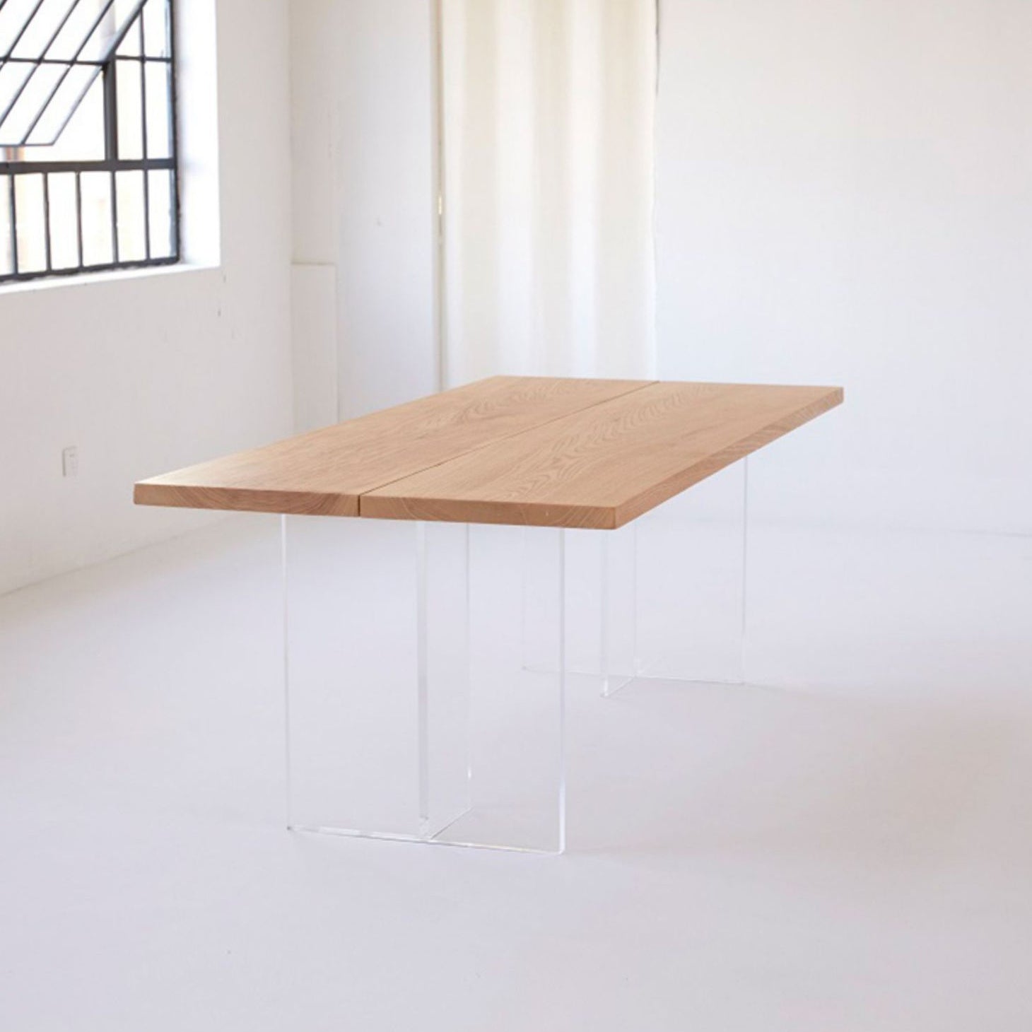 Pine Wood Top Dining Table Traditional Luxury Table with Sled Base