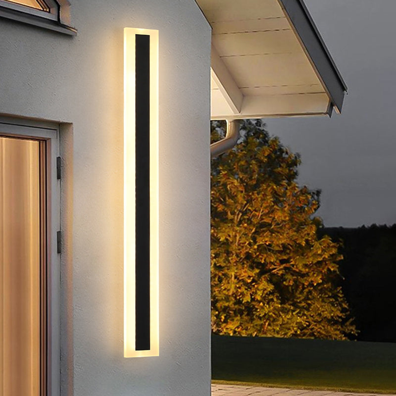 Linear Shape Metal Wall Light Modern Style 1 Light Wall Mounted Light in Black