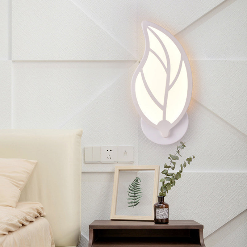 1-Light Geometric Wall Mount Light Modern Style Metal Wall Mount Lighting in White