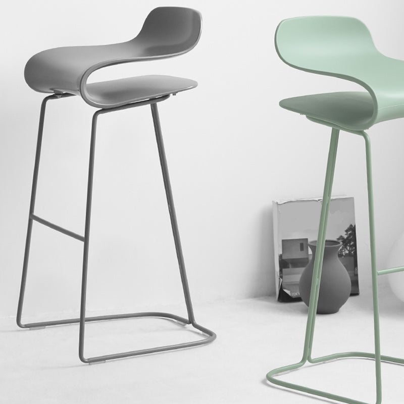 Modern Style Bar-stool Plastic Bar Stool with Metal Legs for Home