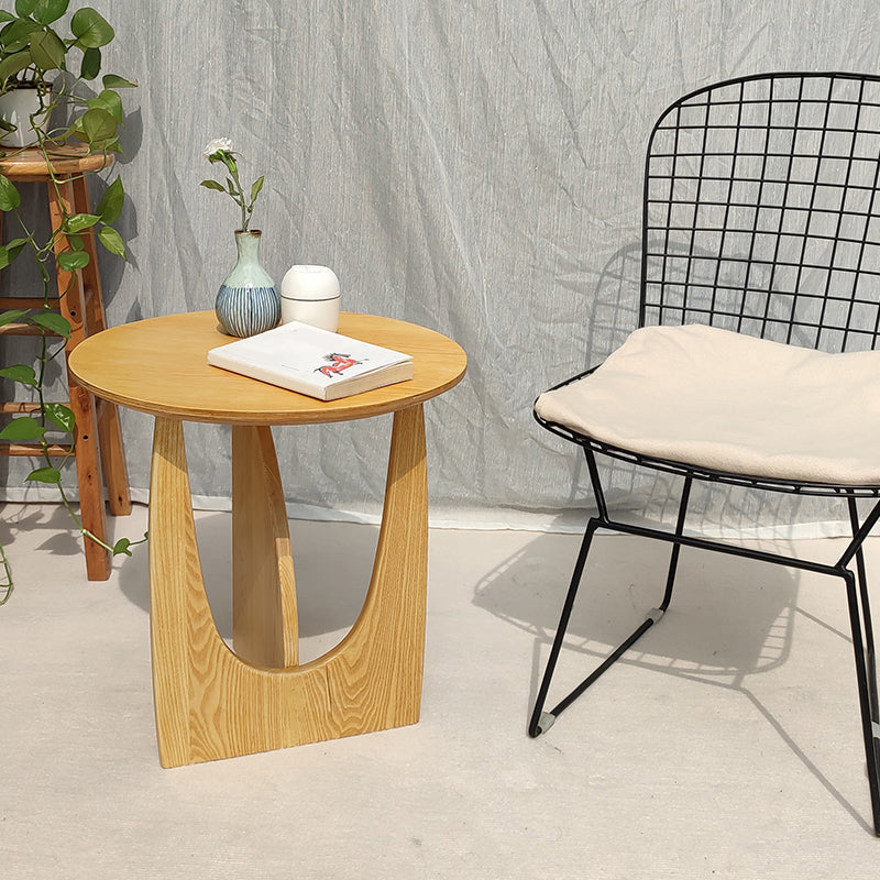 Scandinavian Round Wooden Top Side Table 19.6-inch Abstract End Table