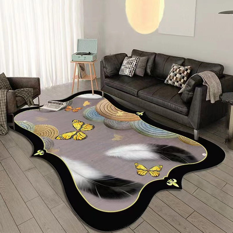 Novelty Shape Carpet Medallion Print Carpet Non-Slip Backing Polyester Rug for Home Decor