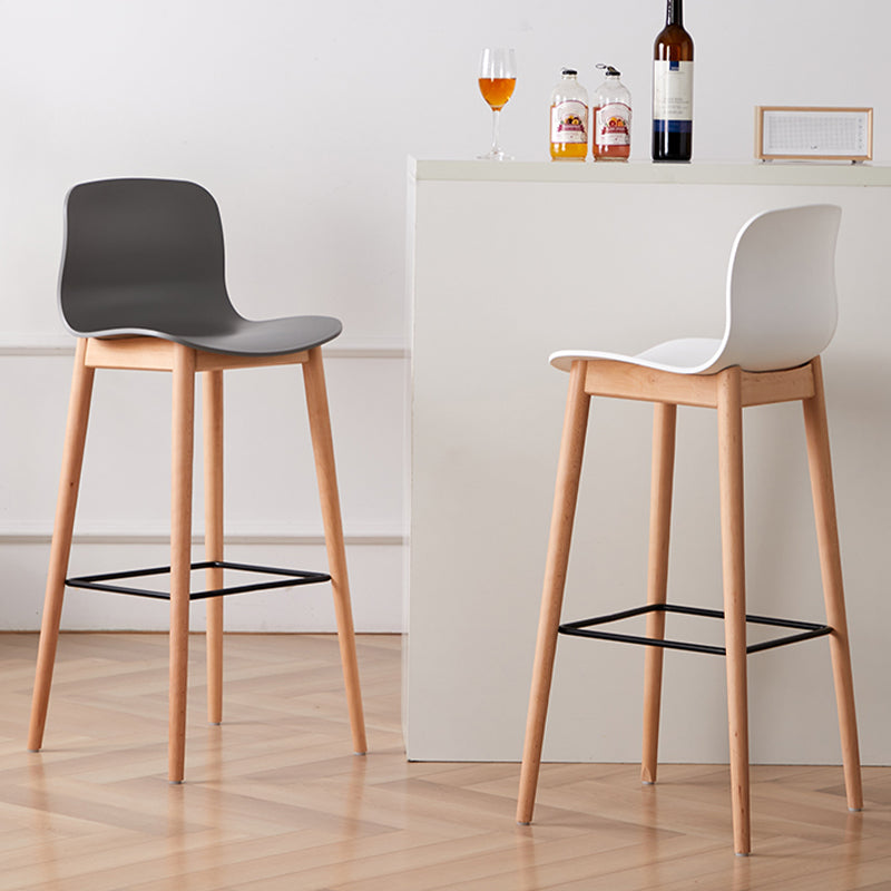 Modern Low Back Stool Plastic Footrest Bar Stool with Solid Wood Legs