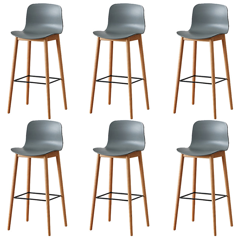 Modern Low Back Stool Plastic Footrest Bar Stool with Solid Wood Legs