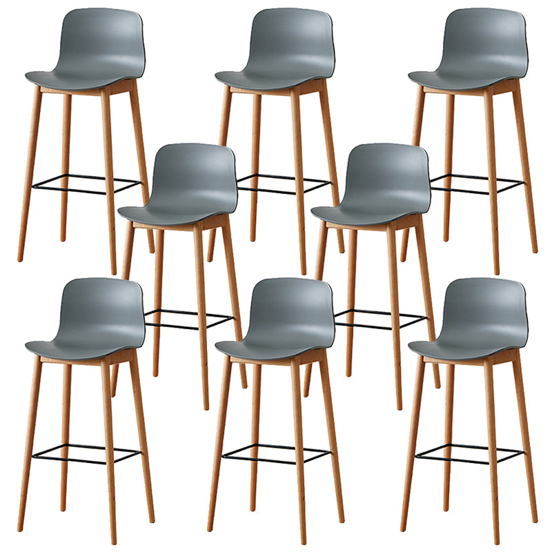 Modern Low Back Stool Plastic Footrest Bar Stool with Solid Wood Legs