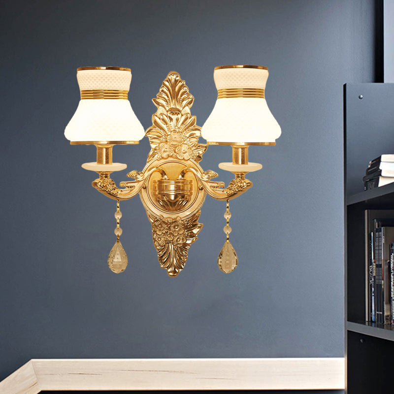 Bell Shade Salon Room Murce Grossed Glass Fracted 1/2-Bulb Modern Style Murning avec plaque arrière sculptée en or