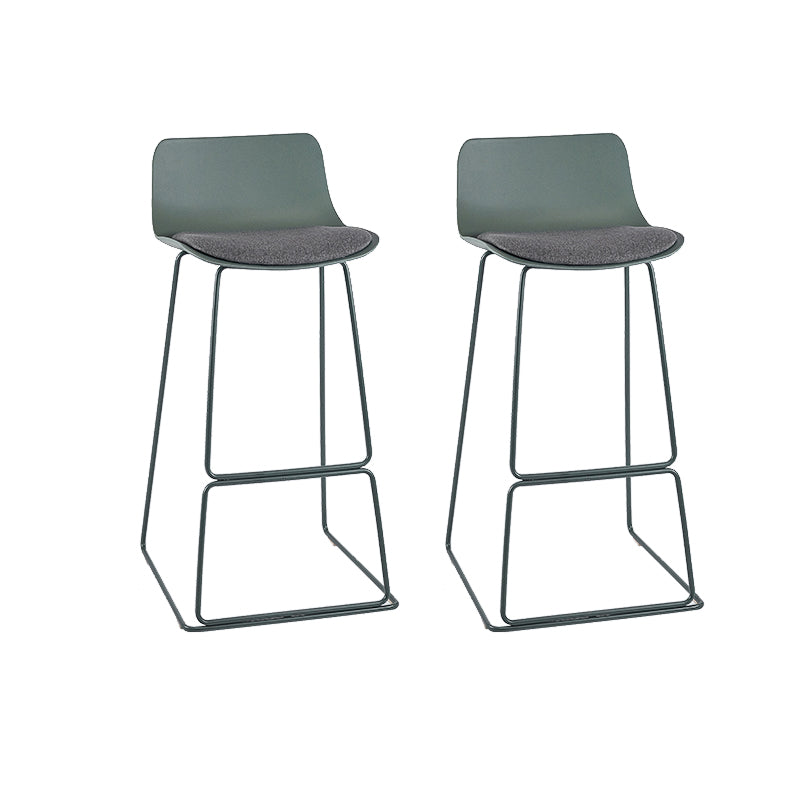 Indoor Footrest Dining Stool Plastic Industrial Low Back Counter-height Stool