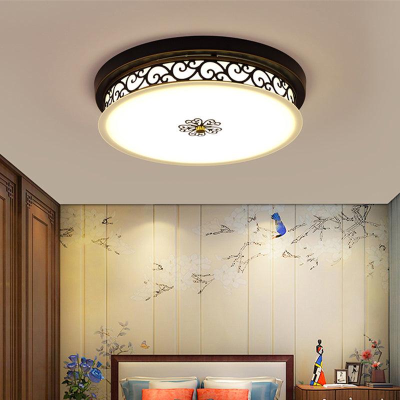 Modern Metal Ceiling Light Circle Shape LED Flush Mount with Glass Shade for Living Room