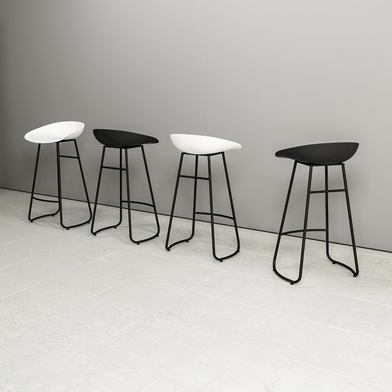 Modern Backrest Armless Counter Stool Iron Bar Stool with Acrylic Seat and Pedal for Cafe