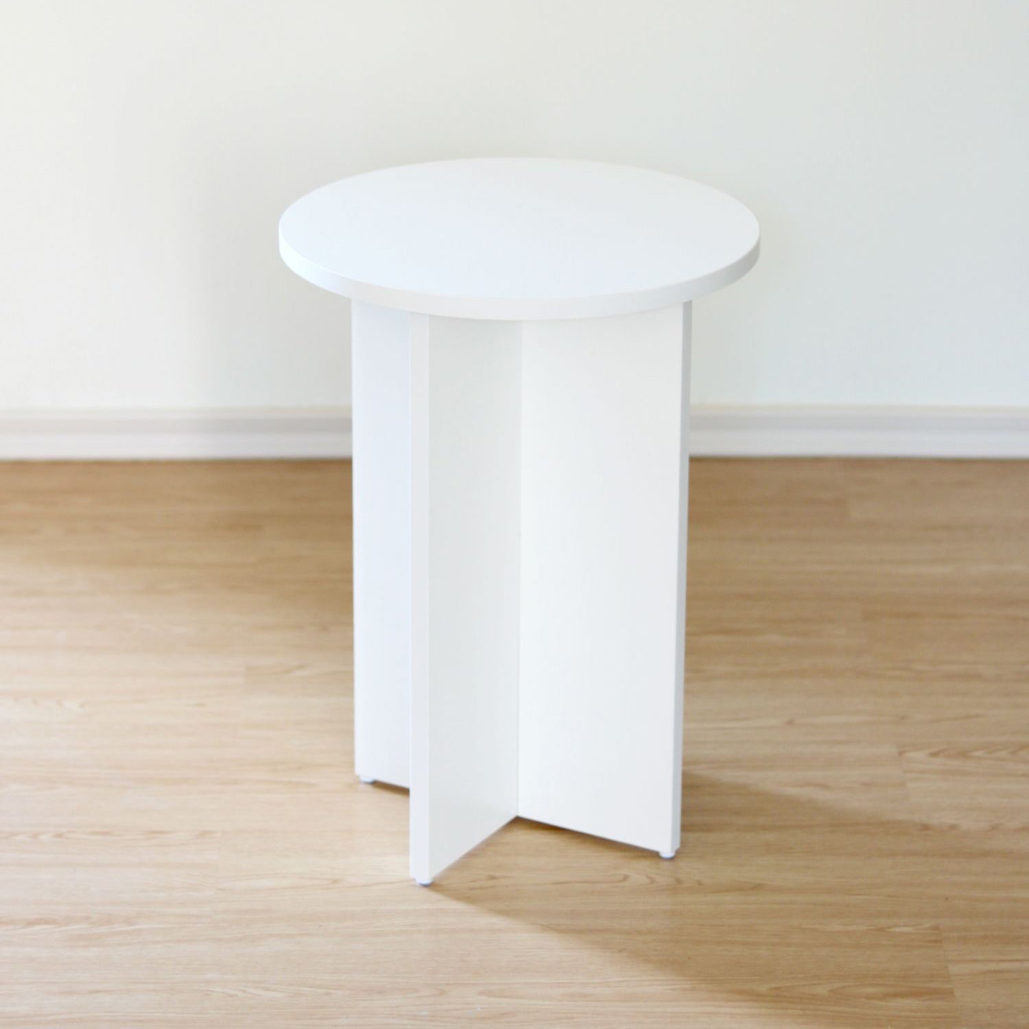 15.75 inch Wide Scandinavian Sofa Side Accent Table Wooden Round Side End Table