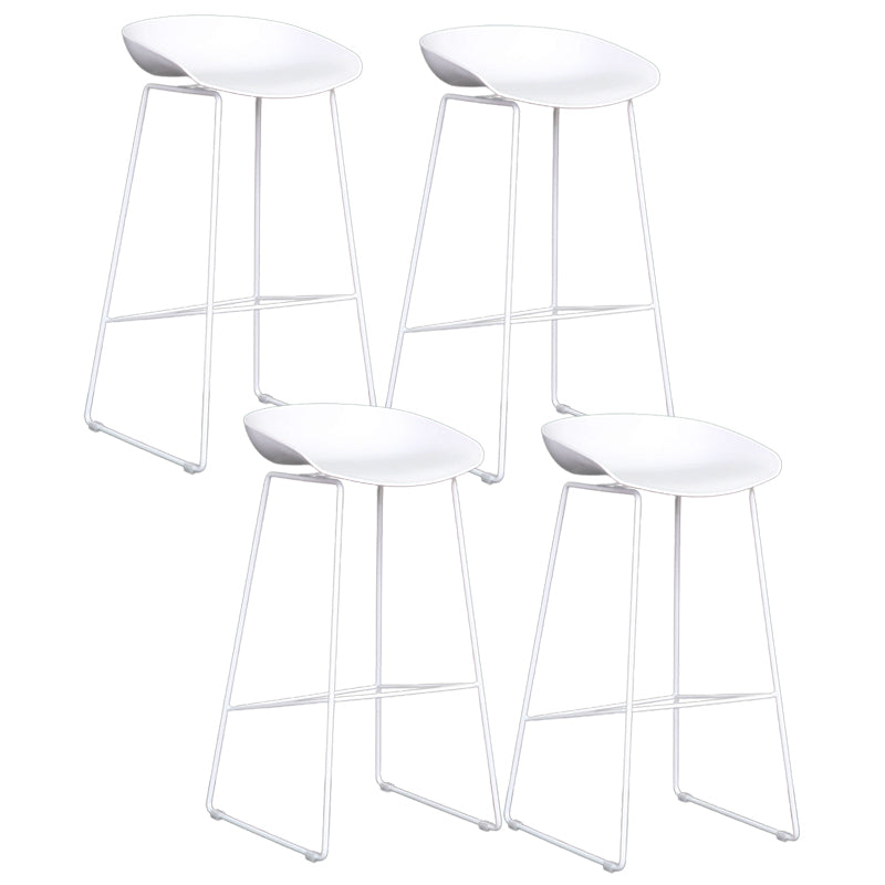 Scandinavian Plastic Bar Stools Footrest Indoor Counter Stool with Metal Legs
