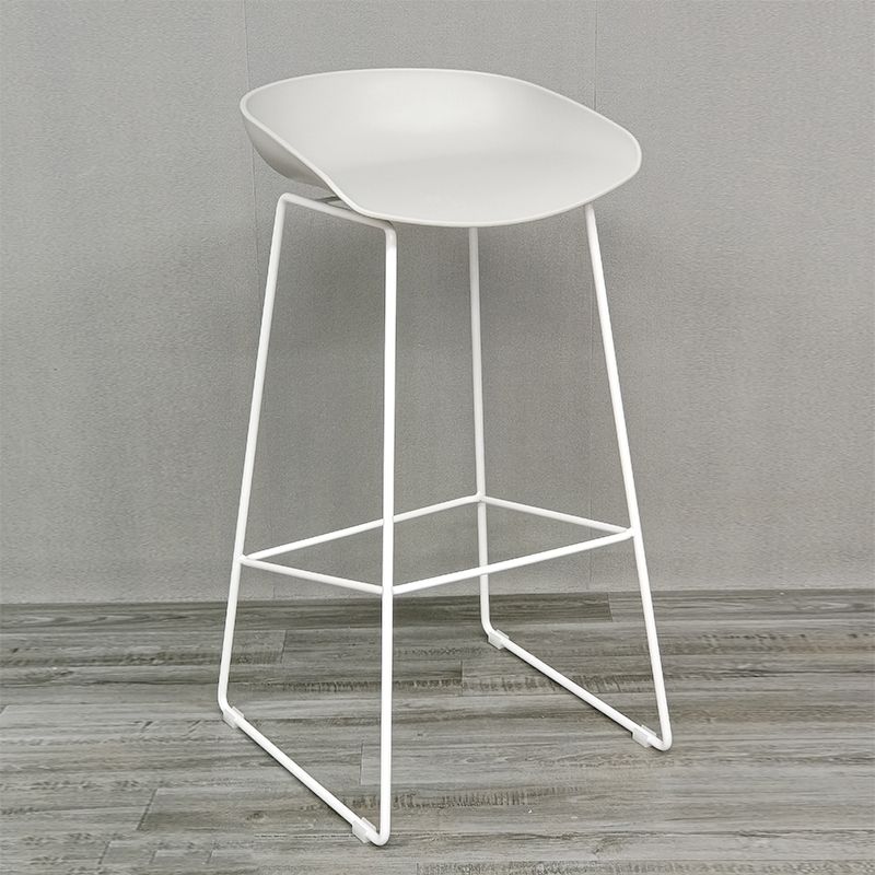 Scandinavian Plastic Bar Stools Footrest Indoor Counter Stool with Metal Legs