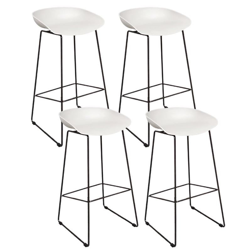 Scandinavian Plastic Bar Stools Footrest Indoor Counter Stool with Metal Legs