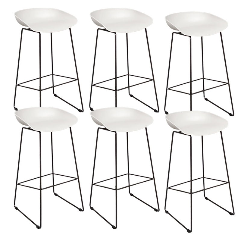 Scandinavian Plastic Bar Stools Footrest Indoor Counter Stool with Metal Legs