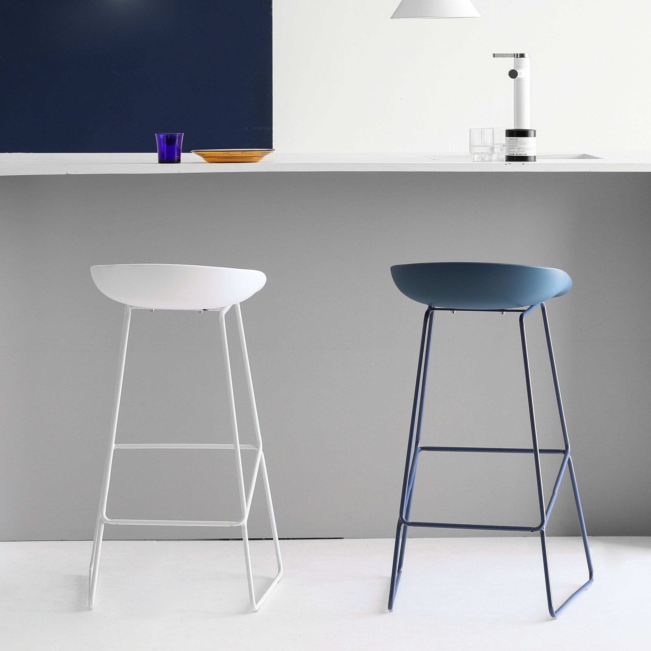 Plastic Bucket Seat Bar Stools Scandinavian Bristol Stool with Iron Base