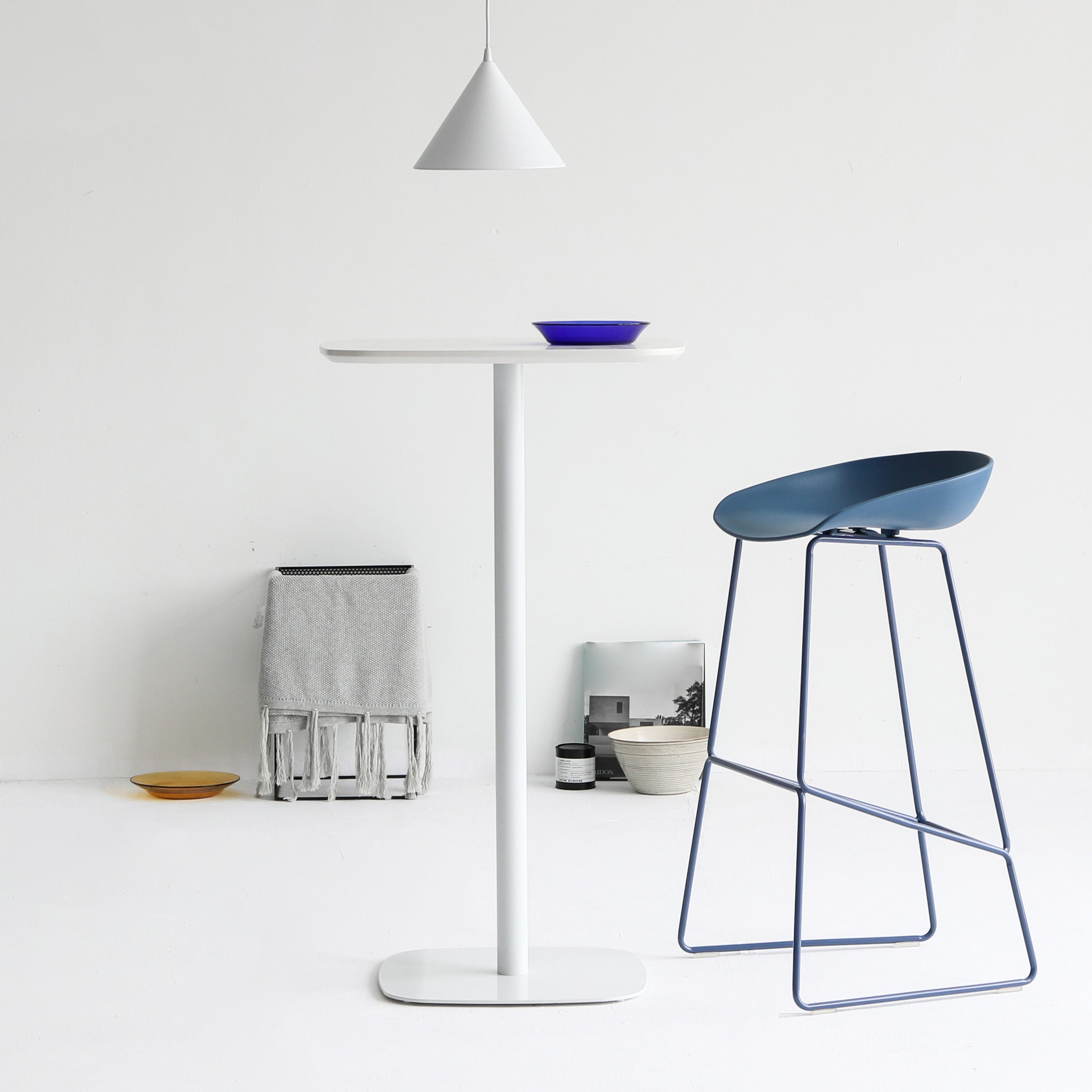 Plastic Bucket Seat Bar Stools Scandinavian Bristol Stool with Iron Base