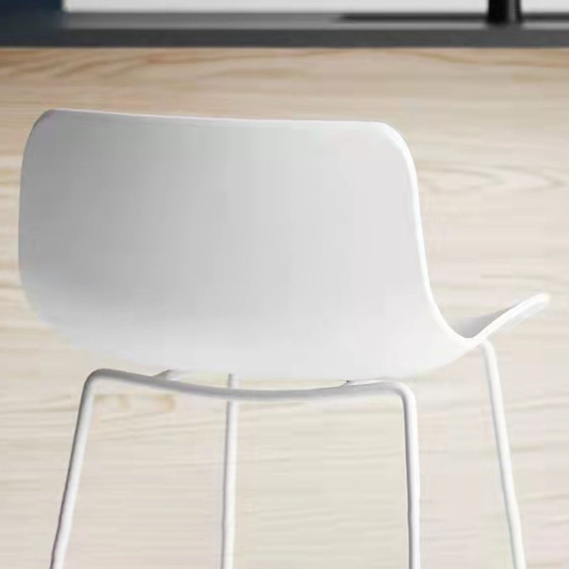 Scandinavian Low Back Counter Stool Plastic Armless Counter Chair