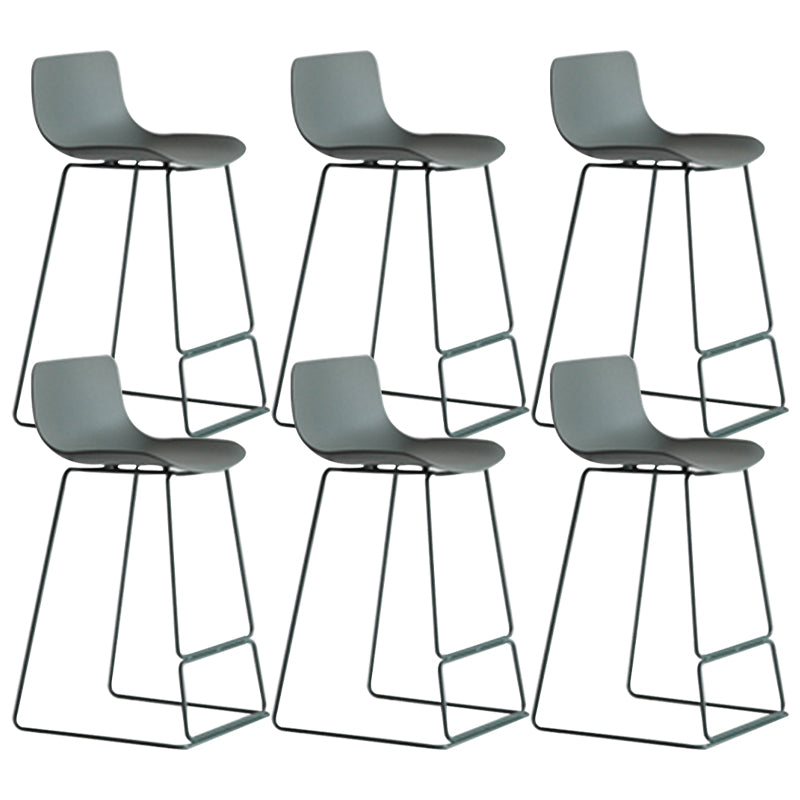 Scandinavian Low Back Counter Stool Plastic Armless Counter Chair