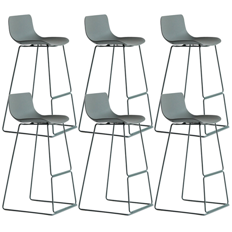 Scandinavian Low Back Counter Stool Plastic Armless Counter Chair