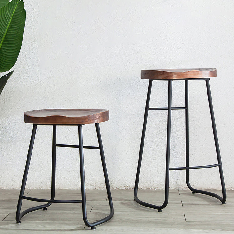 Modern Armless Backless Counter Stool Iron Bar Stool with Wooden Seat and Pedal for Cafe