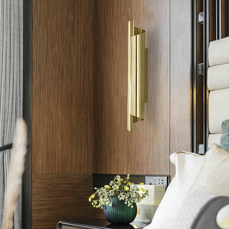 Unique Shade Metal Wall Sconce Modern Style Single Light Wall Mount Lighting in Gold