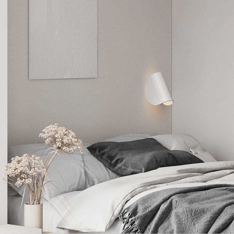 Nordic Style Metal Wall Light Geometric Shape LED Wall Sconce for Bedroom