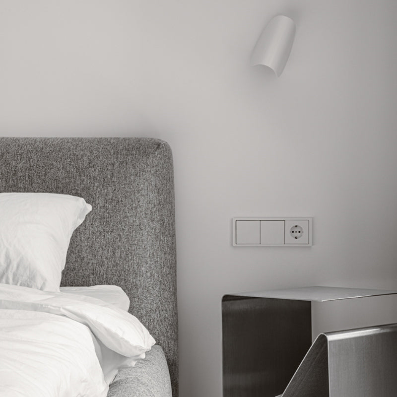 Nordic Style Metal Wall Light Geometric Shape LED Wall Sconce for Bedroom