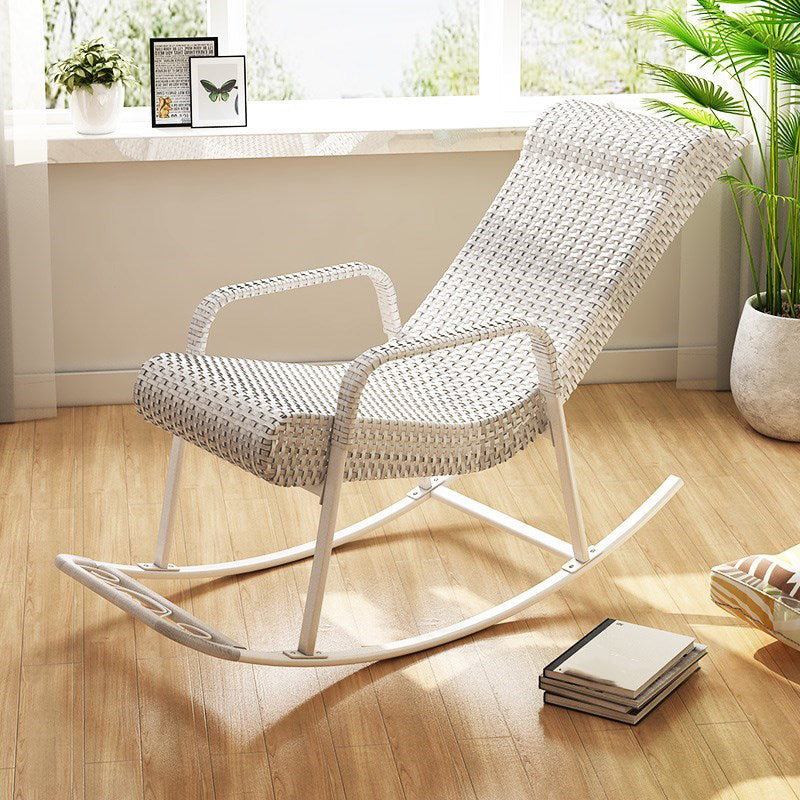 Modern Spindle Rattan Rocking Chair Wheel Handrail Design Rocker Chair With Black Frame
