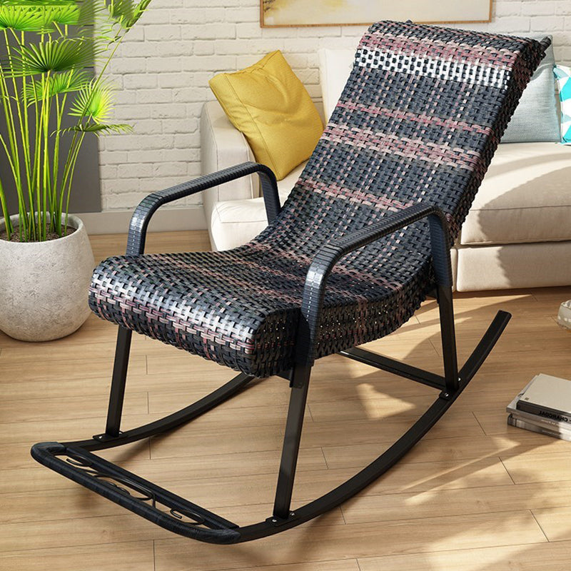 Modern Spindle Rattan Rocking Chair Wheel Handrail Design Rocker Chair With Black Frame