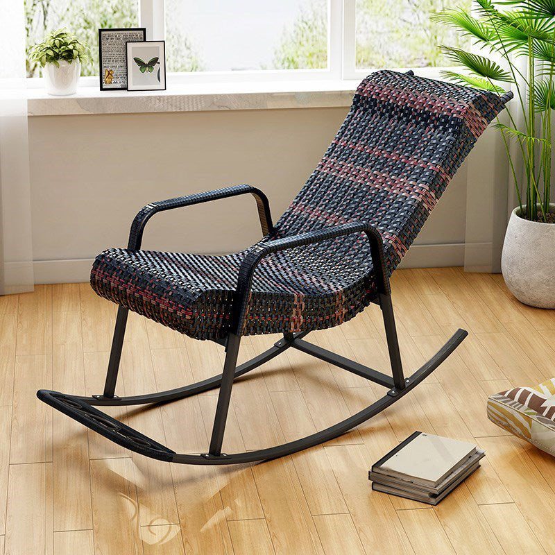 Modern Spindle Rattan Rocking Chair Wheel Handrail Design Rocker Chair With Black Frame
