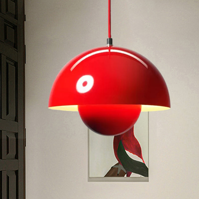 Éclairage pendentif en métal argenté / rouge / jaune avec une teinte dôme nordique plafond plafond pour salle à manger
