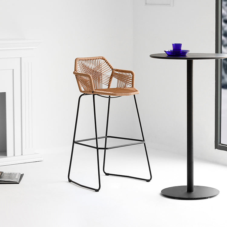 Modern Footrest Bar Stool Plastic Armed Stool with Metal Base